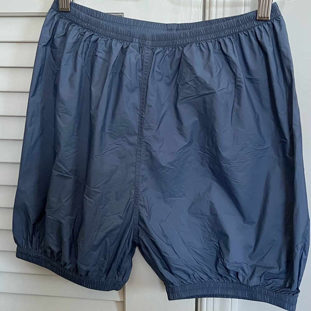 Ballet warm up shorts lightweight size l fits smaller